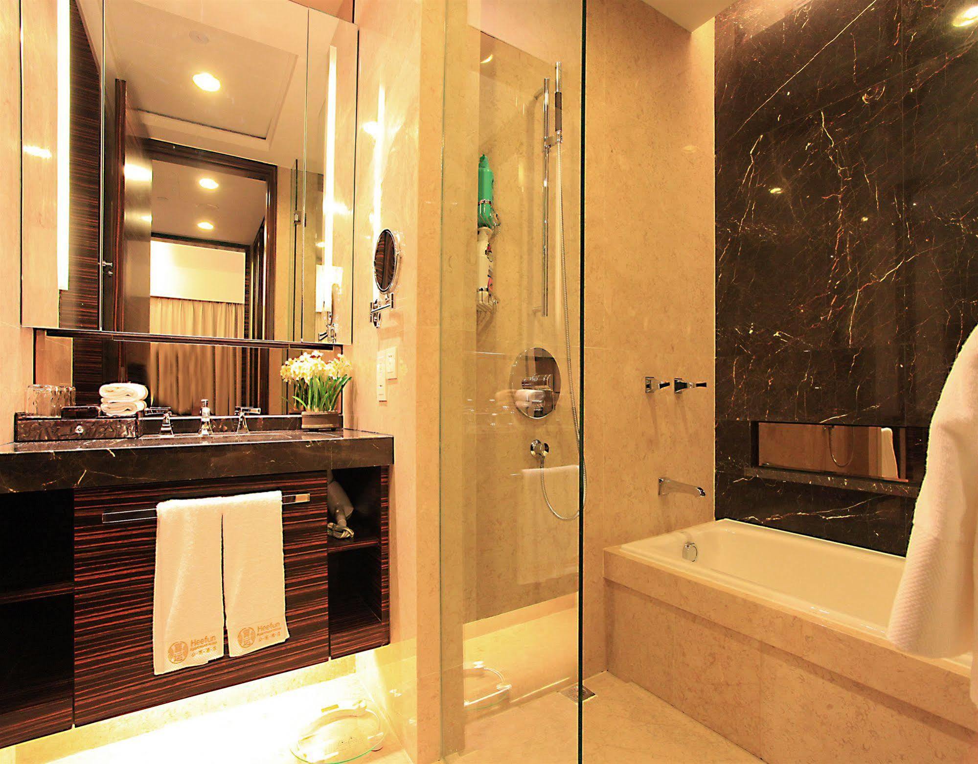 Heefun Apartment Gz -Poly World Trading Center-Walking Distance To Canton Fair Extérieur photo